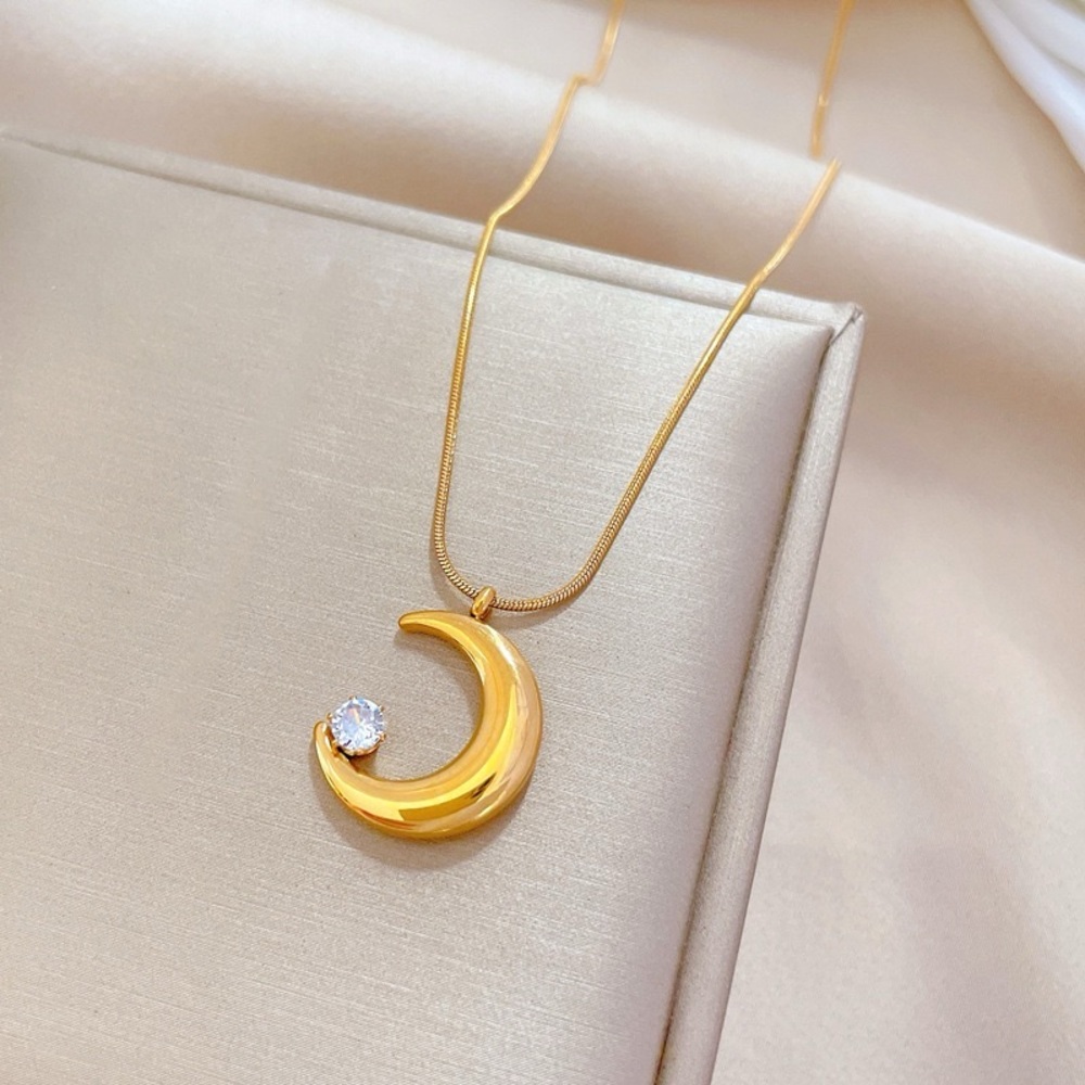 Elegant Gold Crescent Moon Necklace*18K Gold Plated Waterproof Necklace*LW